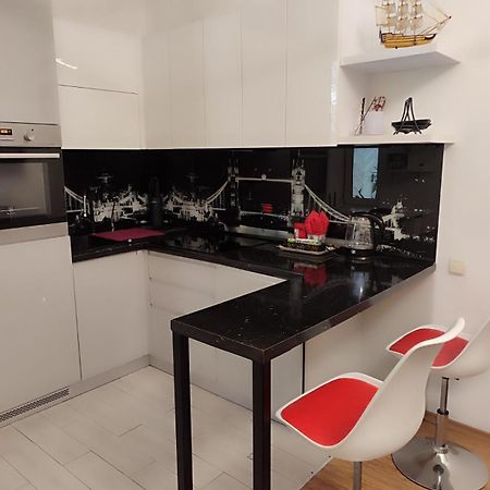 London Apartment, Odessa Экстерьер фото
