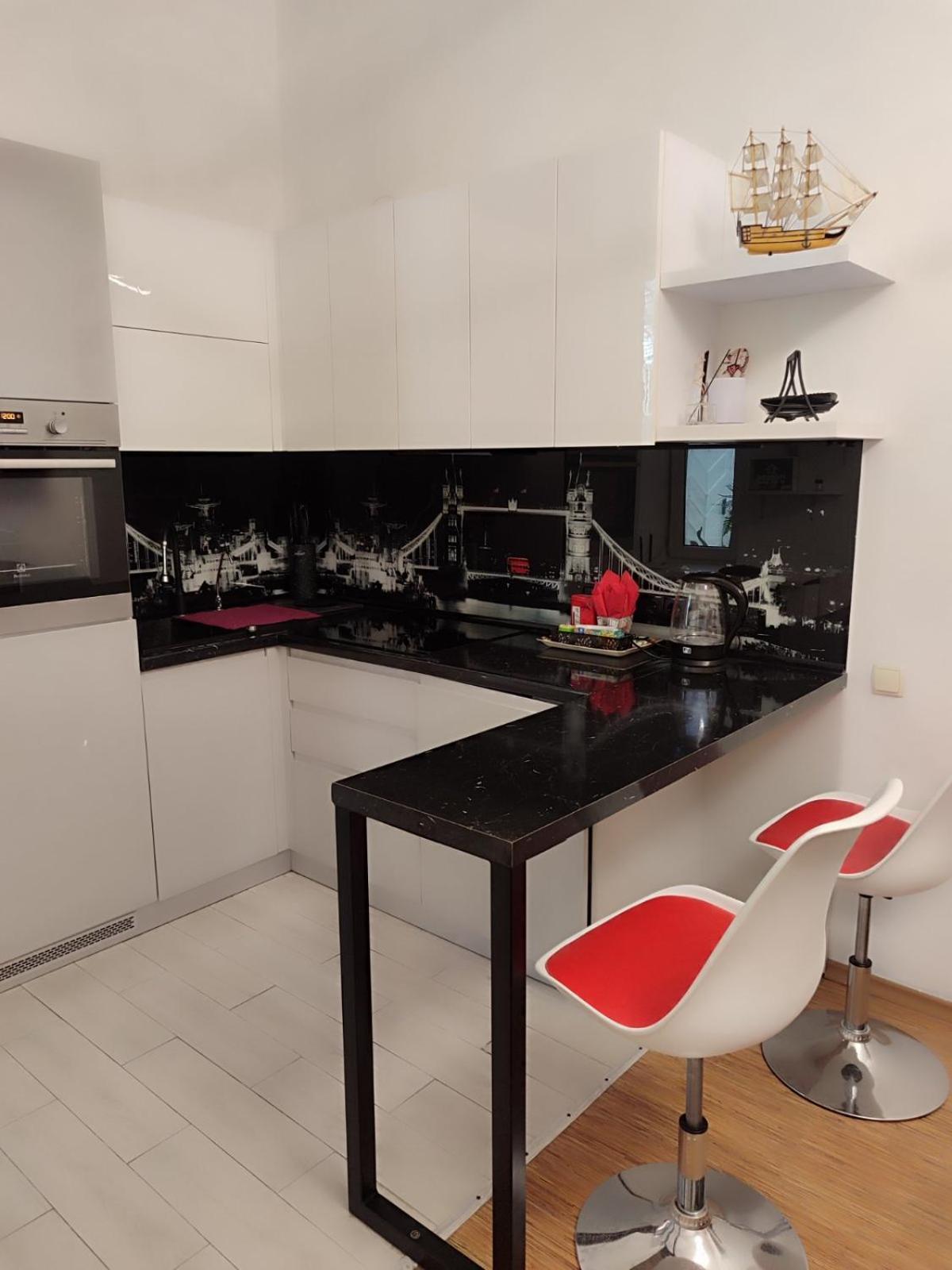London Apartment, Odessa Экстерьер фото